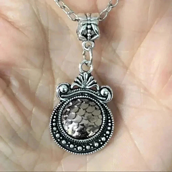Mermaid Scale Beach Iridescent Round Circle Pendant Stainless Steel Necklace 2 - Picture 1 of 4